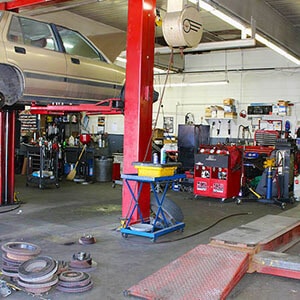 repair shop image - Divine's Auto Repair Shops, Towing, and Fasmarts in Spokane, WA